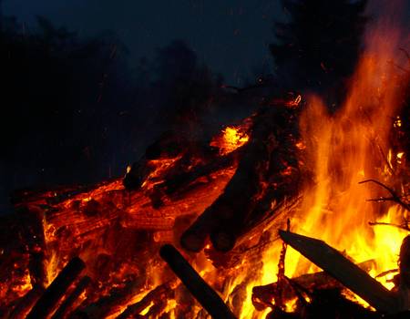 osterfeuer mandy leonhardt